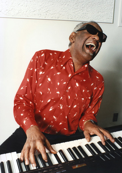 Ray Charles at home in Los Angeles de English Photographer, (20th century)