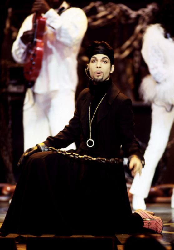 American Singer Prince on stage at the NAACP Image Awards de English Photographer, (20th century)