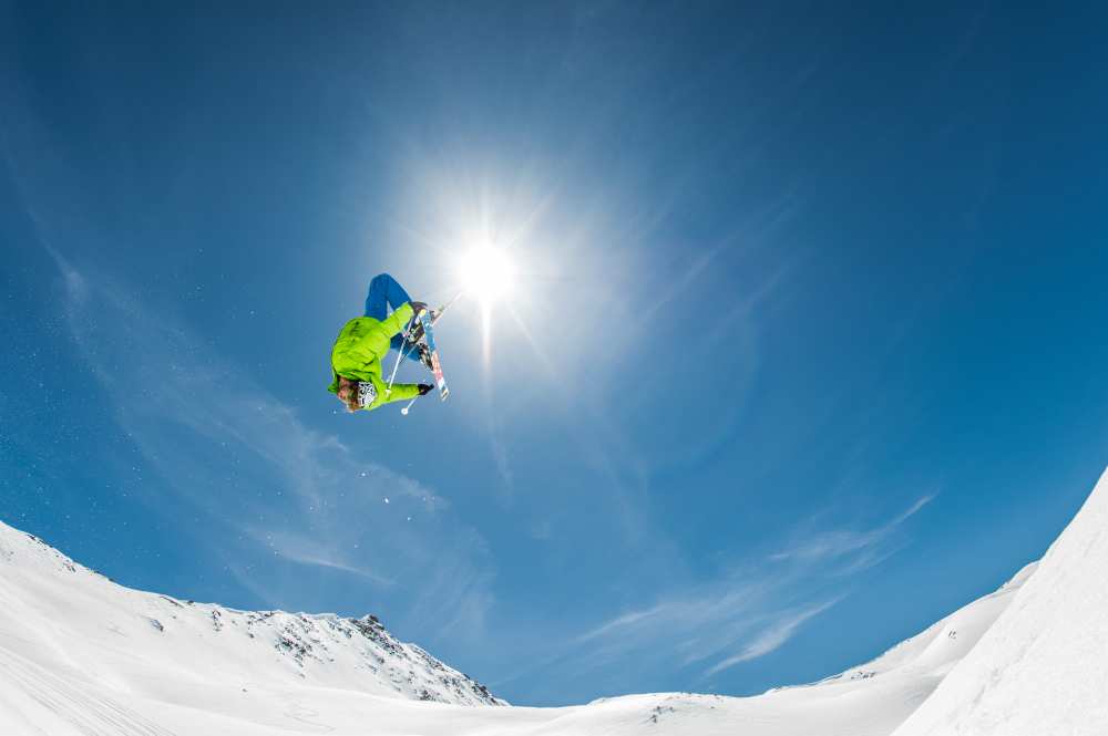 Backflip crossed skis de Eric Verbiest