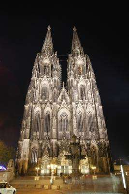Kölner Dom bei Nacht de Erich Teister