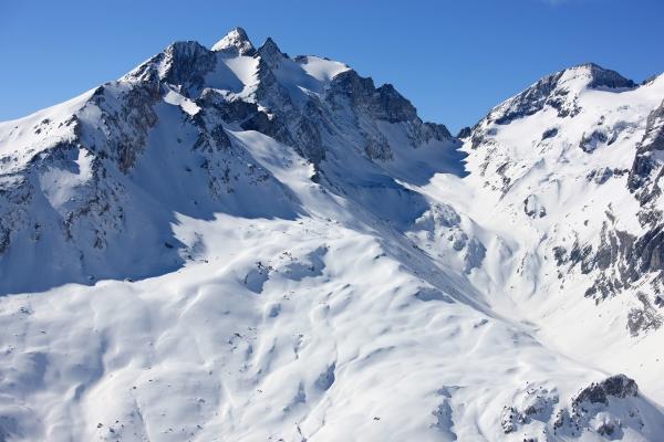 Bergpanorama im Winter de Ervin Monn
