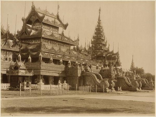The Hman Kyaung or the glass monastery, Burma, c.1890 (albumen print) (b/w photo)  de Felice (Felix) Beato