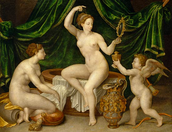 Venus at her Toilet de Fontainebleau School
