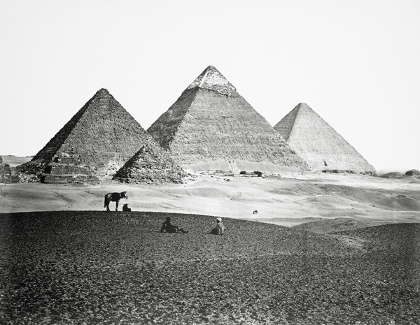The Pyramids of El-Geezah, from the South-West, 1858 (b/w photo)  de Francis Frith