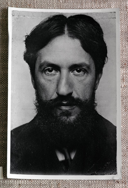 Piet Mondrian (1872-1944), c.1910 (b/w photo) de French Photographer, (20th century)