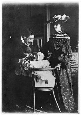 Paul Valery (1871-1945) his wife Jeannie Gobillard (1877-1970) and their child, 1904 (b/w photo)