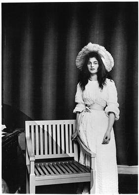 Portrait of Julie Manet aged 16 (1878-1966) 1894 (b/w photo)
