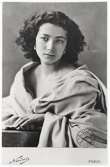 Sarah Bernhardt (1844-1923) in costume, c.1860 de (Gaspard Felix Tournachon) Nadar