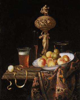 Fruit bowl, beer and wine-glass as well as Elfenbe