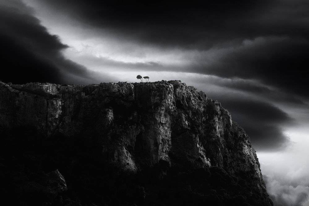 The Angry Mountain de George Digalakis