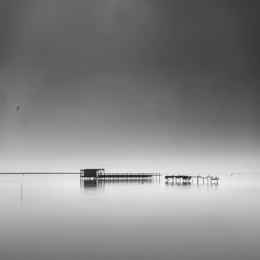 Hut in the mist de George Digalakis