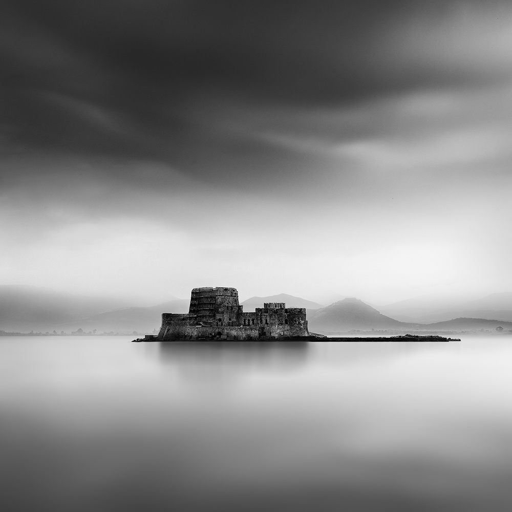 Floating Castle de George Digalakis