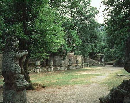 View of the Xisto with heraldic bears and acorns, from the Parco dei Mostri (Monster Park) gardens l de Giacomo Barozzi  da Vignola