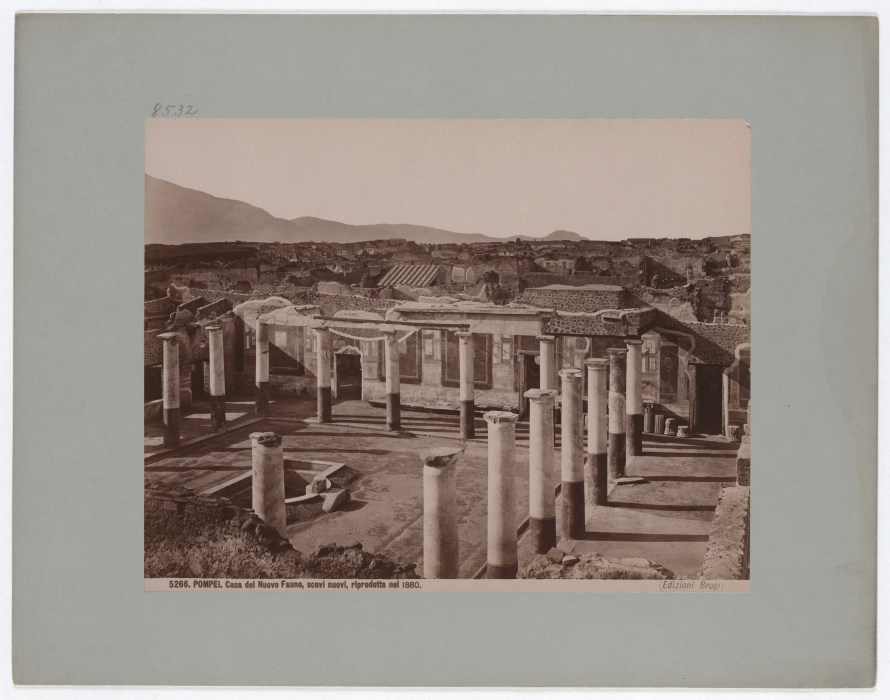 Pompeii: House of the New Faun, new excavations, reproduced in 1880, No. 5266 de Giacomo Brogi