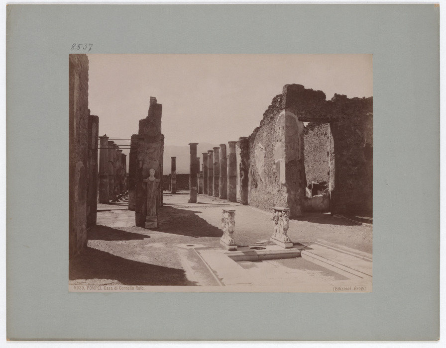 Pompeii: House of Cornelius Rufus, No. 5039 de Giacomo Brogi