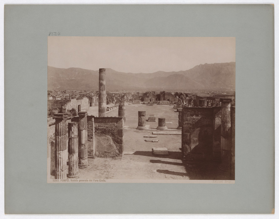 Pompeii: General view of the Civil Forum, No. 5263 de Giacomo Brogi