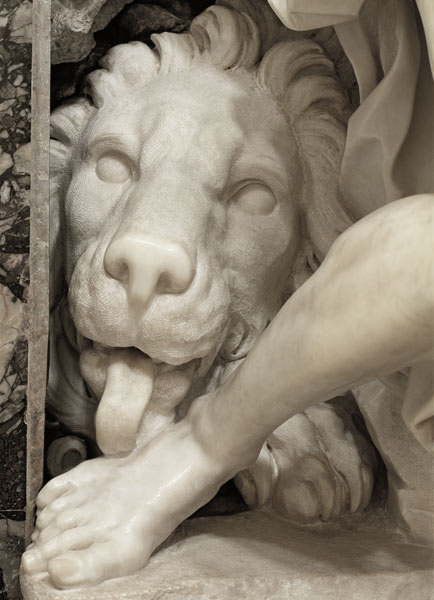 A Lion licking the foot of Daniel  (detail of 186919) de Gianlorenzo Bernini