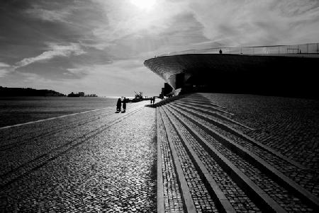 Sun by the Tejo