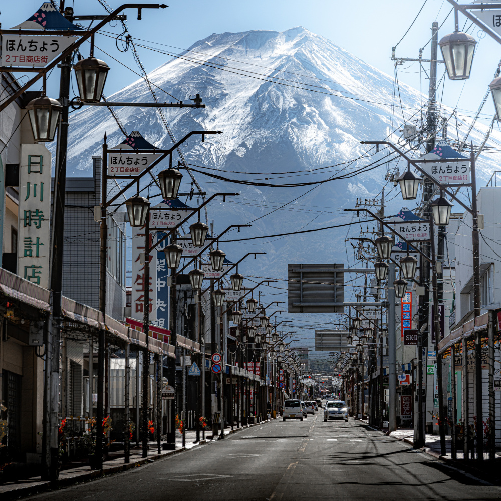 Road leading to Mt.Fuji de まちゅばら/Hiroki Matsubara