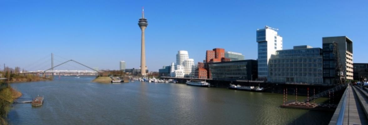 Düsseldorf Medienhafen de Hubert Schunk
