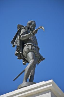 cervantes statue de Iñigo Quintanilla