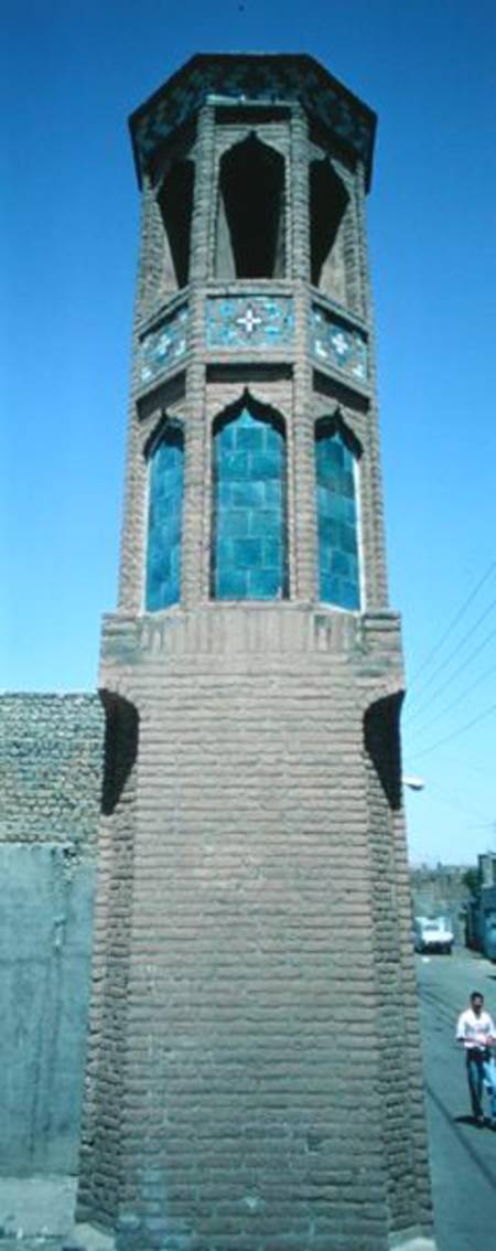 The badgir (wind-catching tower) of the Hajj Kazem Cistern de Iranian School
