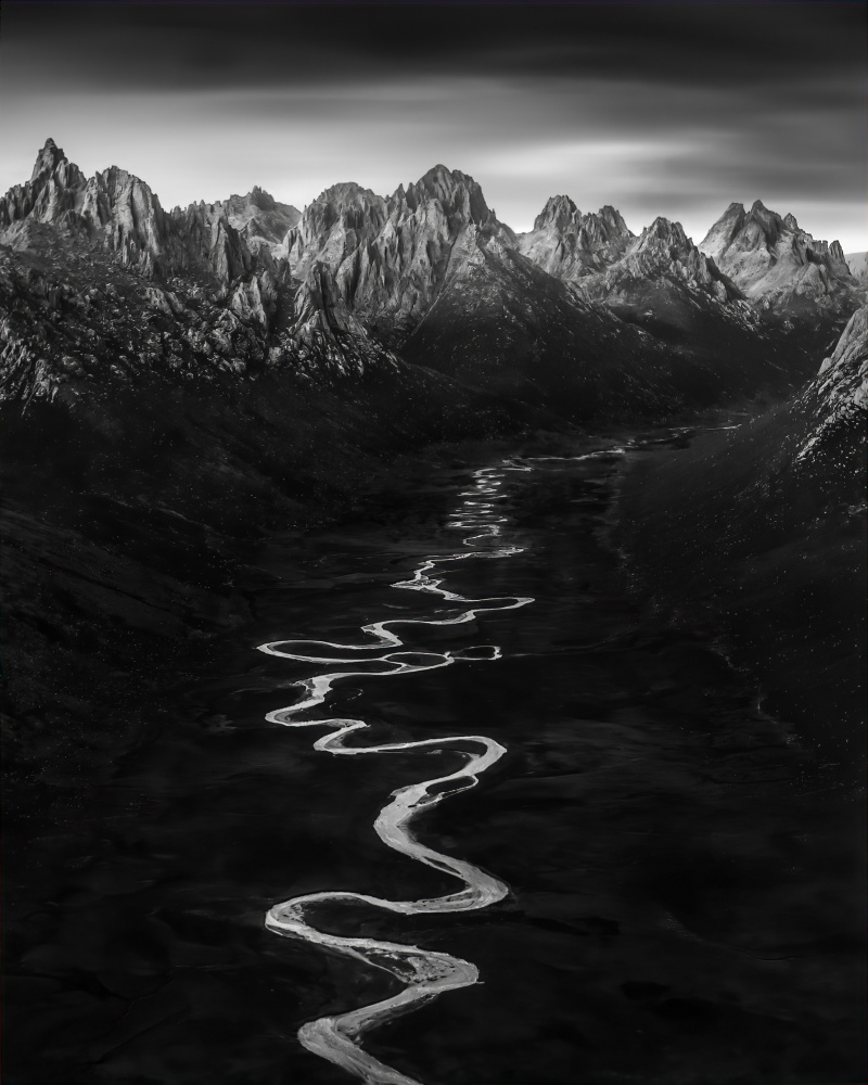 The Mountain Stream de Irene Wu