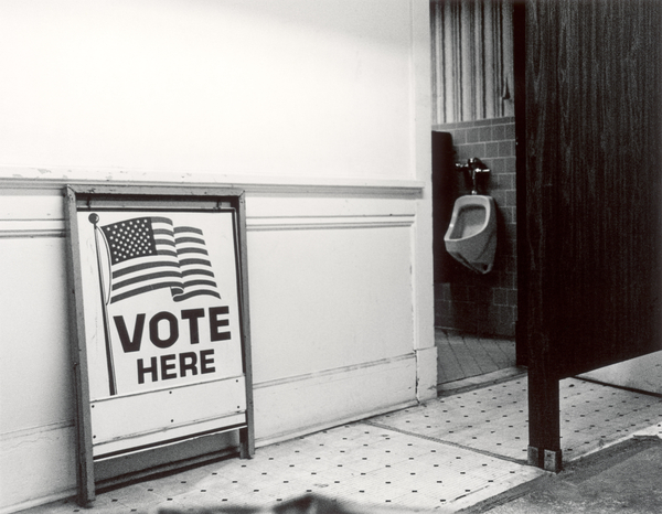 Vote Here, Savannah, Georgia de James Galloway