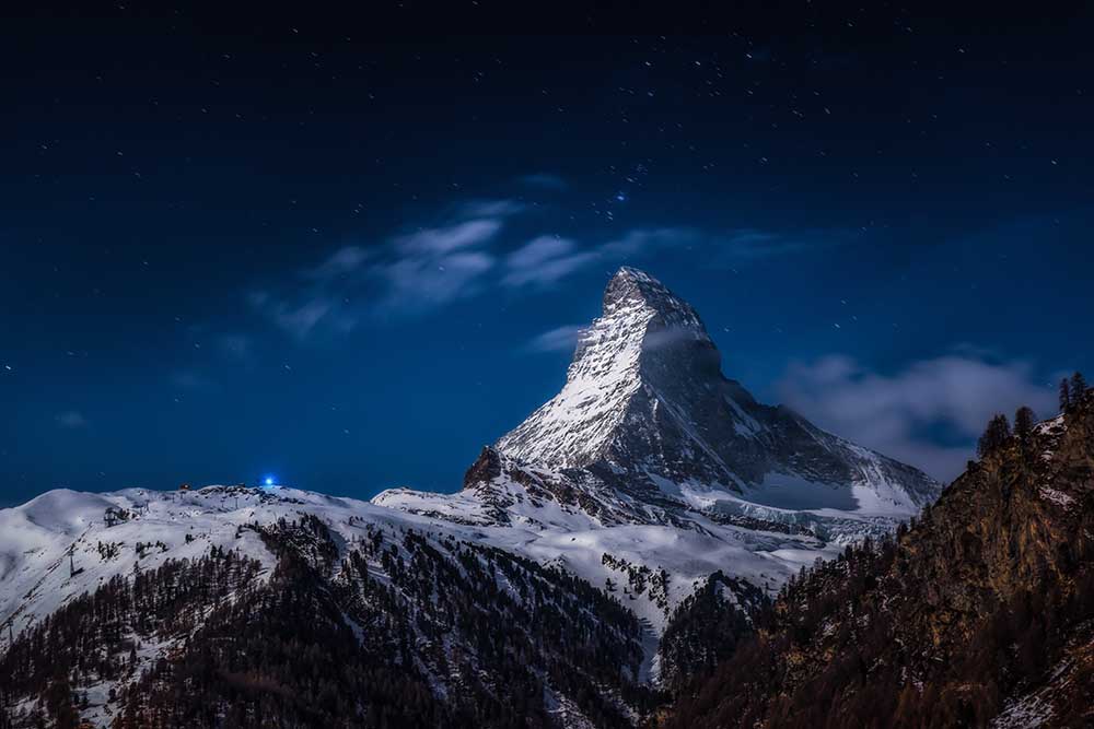 Full moon at Matterhorn de Jesus Gonzalez