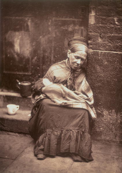 The Crawlers, from ''Street Life in London'', 1877-78 (woodburytype)  de John Thomson