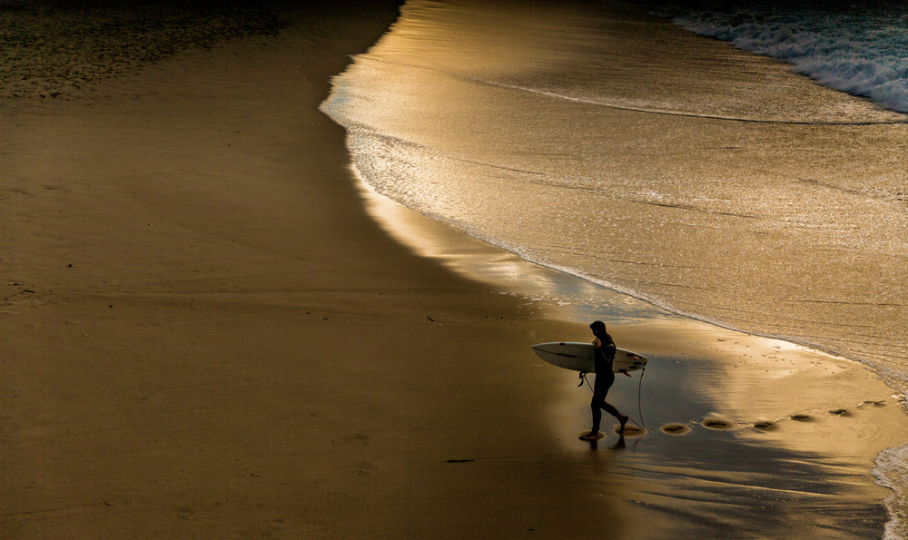 Surfer on the shore de Jois Domont ( J.L.G.)