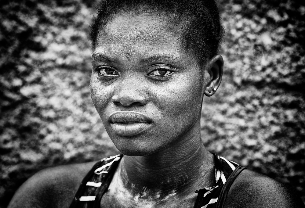 Woman from Benin. de Joxe Inazio Kuesta Garmendia