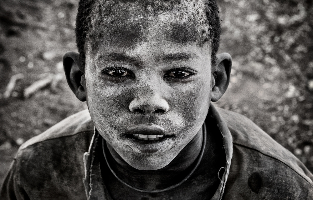 Mundari tribe child. de Joxe Inazio Kuesta Garmendia