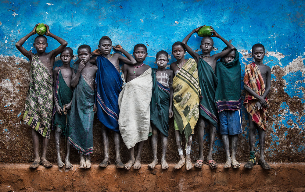 Surma tribe children posing for the picture - Ethiopia de Joxe Inazio Kuesta Garmendia