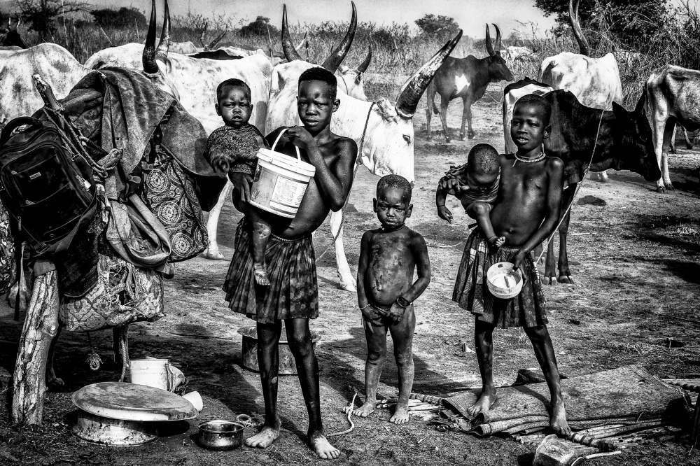 Life in a Mundari cattle camp - South Sudan de Joxe Inazio Kuesta Garmendia