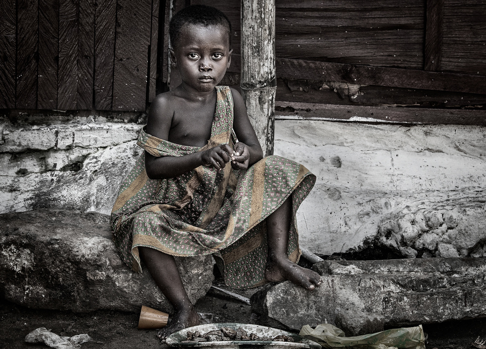 Girl in the streets of Accra - Ghana de Joxe Inazio Kuesta Garmendia