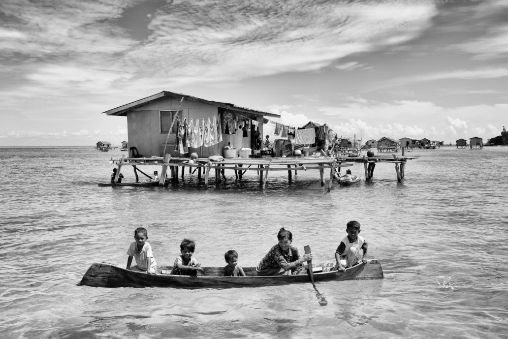 Water Village Life de Kieron Long