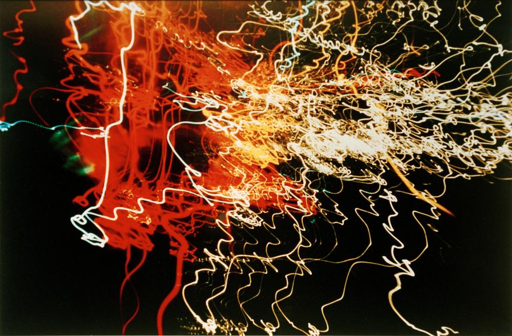 Ohne Titel (Auto headlights white, orange and red, traffic squiggles) de László Moholy-Nagy