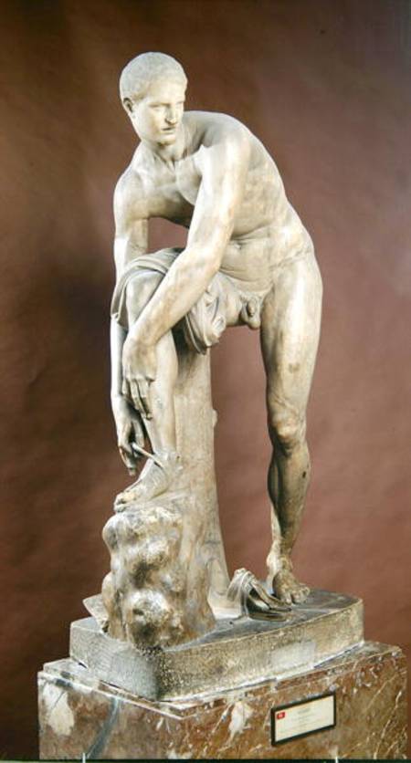 Hermes tying his sandal, Roman copy of a Greek original attributed to Lysippos de Lysippos