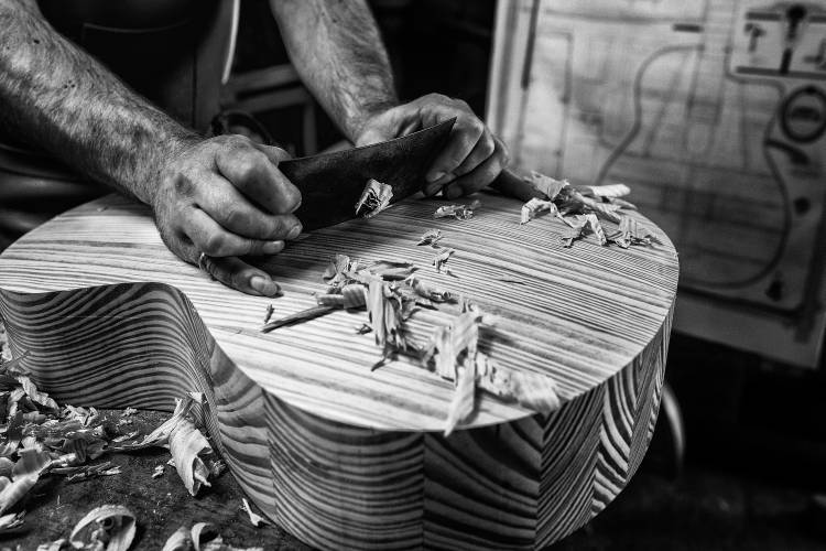 Le Luthier de Manu Allicot