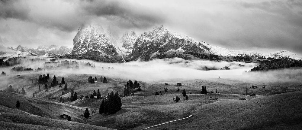 Foggy Dolomites de Marian Kuric