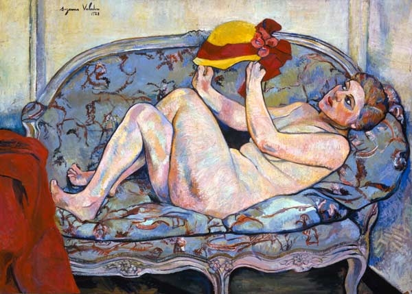 Lying female act on a chaise longue with hat in th de Marie Clementine (Suzanne) Valadon