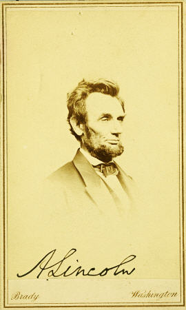 Signed Photographic Portrait Of Abraham Lincoln, 1864 de Mathew Brady