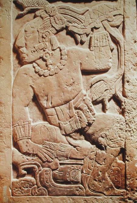 Bas relief of a warrior de Mayan