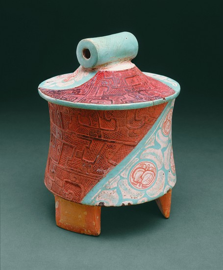 Tripod vessel with slab-legs de Mayan