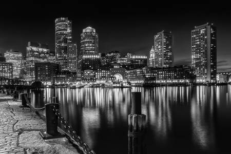BOSTON Fan Pier Park & Skyline at Night | monocromo