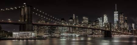 El horizonte de Manhattan y el puente de Brooklyn - Vista nocturna idílica | Panorama 
