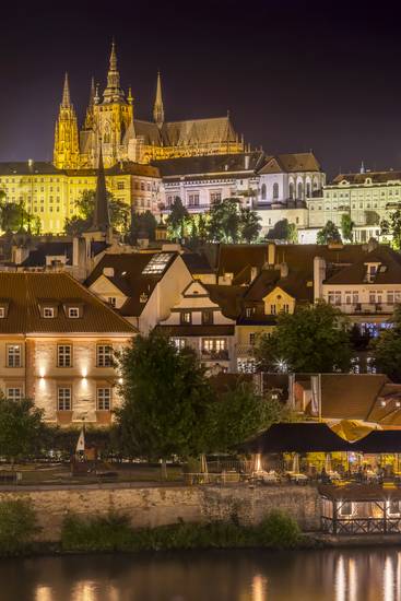 El Castillo de Praga y la Catedral de San Vito de noche