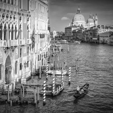 Gran Canal de Venedig y Santa Maria della Salute | Monochrom 