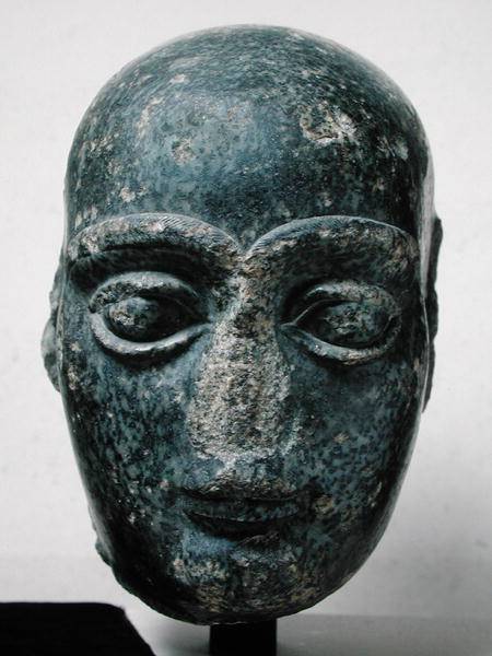 Head of a man, known as Gudea with a shaved head, from Telloh (Ancient Girsu) Neo-Sumerian de Mesopotamian